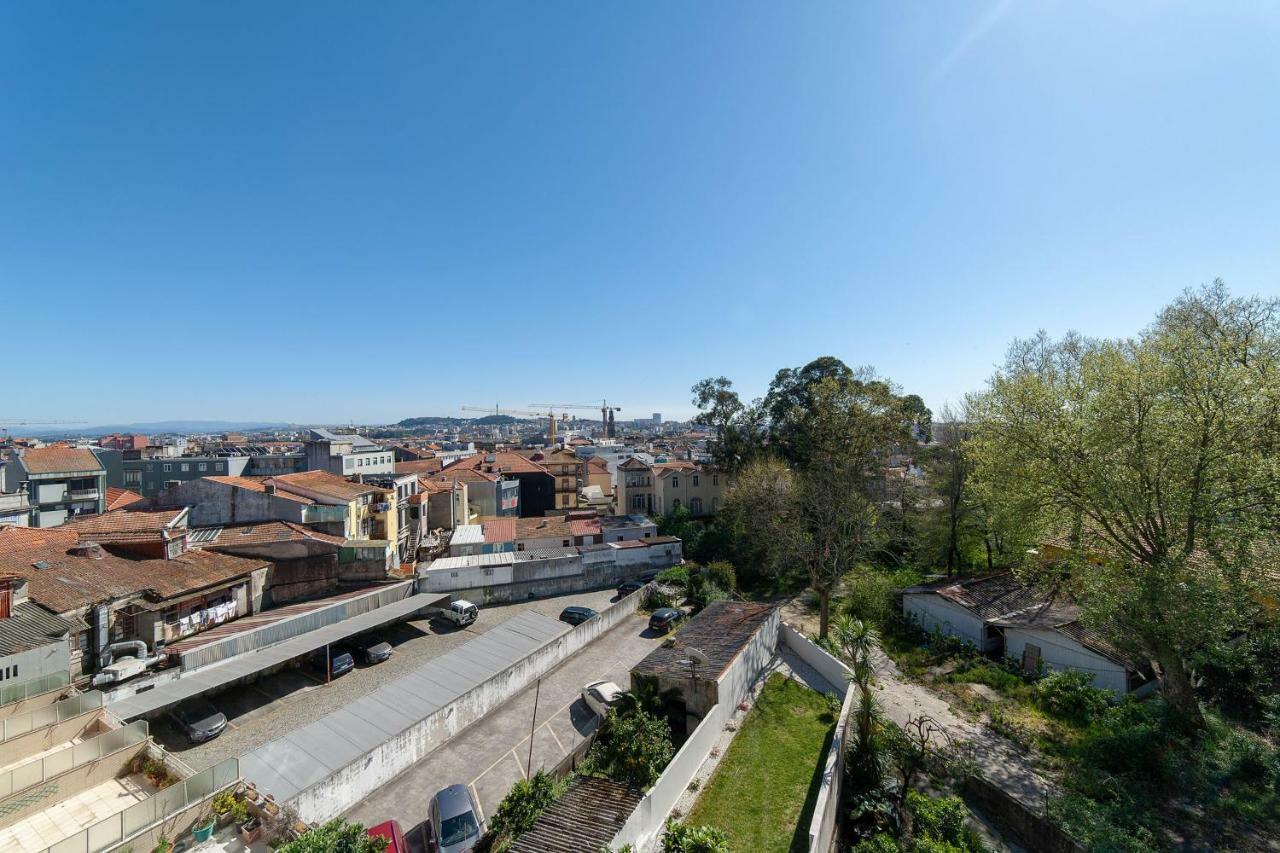 Sunny View To The Tower Porto Exterior foto